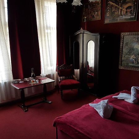 Fiaker Panzio Hotel Мисколк Екстериор снимка