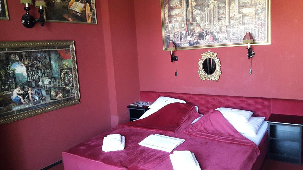 Fiaker Panzio Hotel Мисколк Екстериор снимка