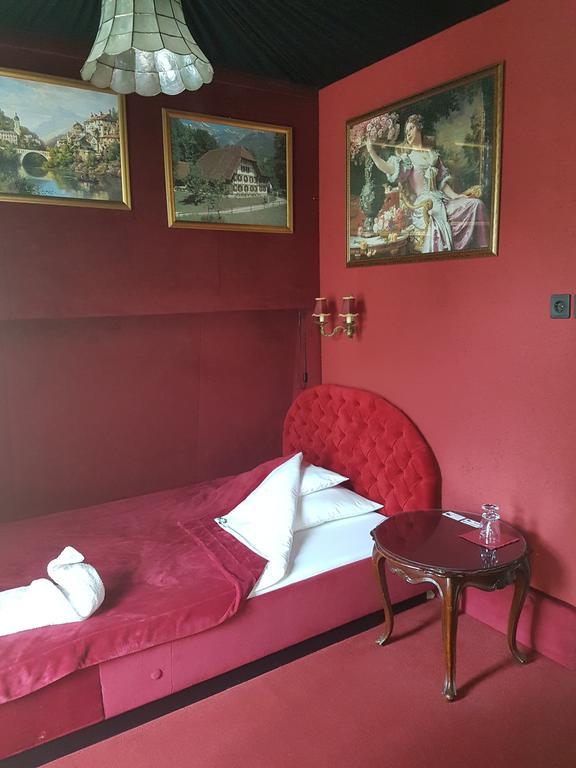 Fiaker Panzio Hotel Мисколк Екстериор снимка