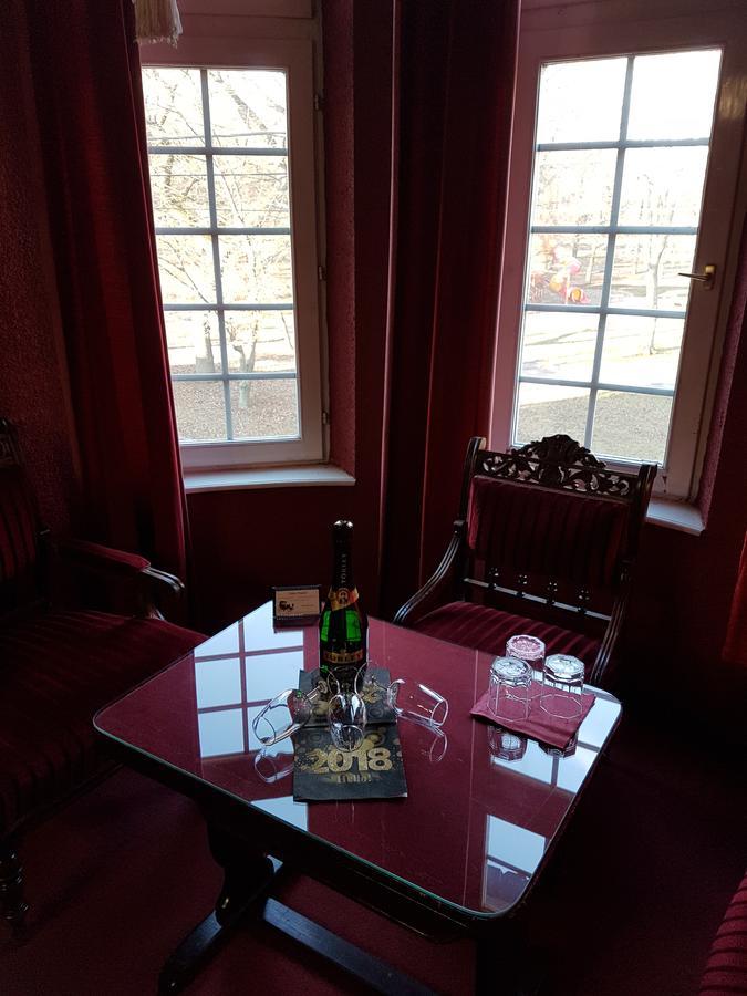 Fiaker Panzio Hotel Мисколк Екстериор снимка